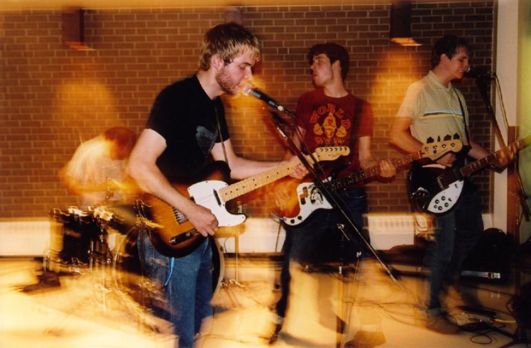The Buzzing Bees - Discography (2002-2004)